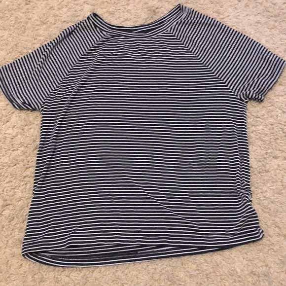 Black and white striped shirt - Picture 1 of 2
